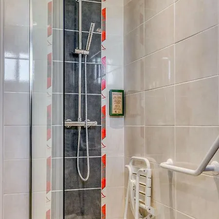 Le Berry Saint-nazaire 酒店