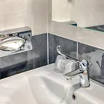 Le Berry Saint-nazaire Отель 3*