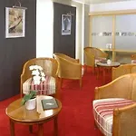 Le Berry Saint-nazaire Отель 3*