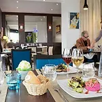 Отель Le Berry Saint-nazaire 3*