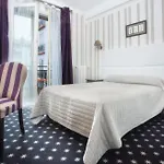 Отель Le Berry Saint-nazaire 3*