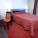 Le Berry Saint-nazaire Отель 3*