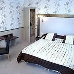 Отель Le Berry Saint-nazaire Сен-Назер