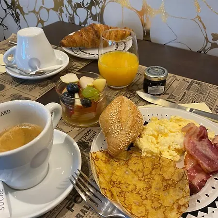 Le Berry Saint-nazaire Отель 3*