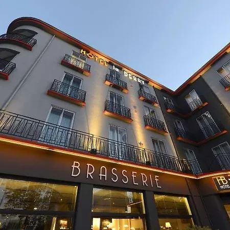 Le Berry Saint-nazaire Отель 3*