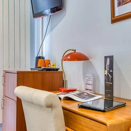 Отель Le Berry Saint-nazaire Сен-Назер