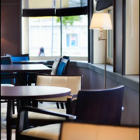Hotel Le Berry Saint-nazaire 3*