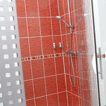 Отель Le Berry Saint-nazaire Сен-Назер