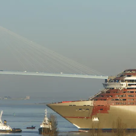 Отель Le Berry Saint-nazaire 3*