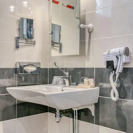 Le Berry Saint-nazaire Отель Сен-Назер