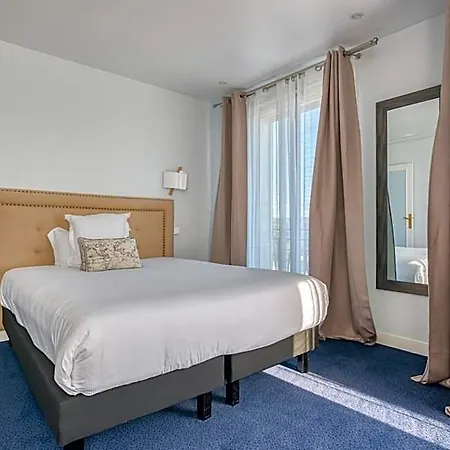 Le Berry Saint-nazaire Hotel 3*