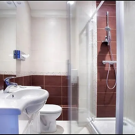 Hotel Le Berry Saint-nazaire 3*