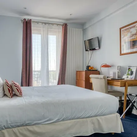 Отель Le Berry Saint-nazaire Сен-Назер