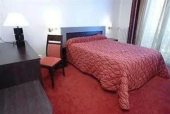 Le Berry Saint-nazaire Hotel 3*