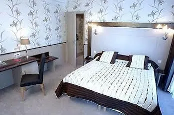 Отель Le Berry Saint-nazaire Сен-Назер